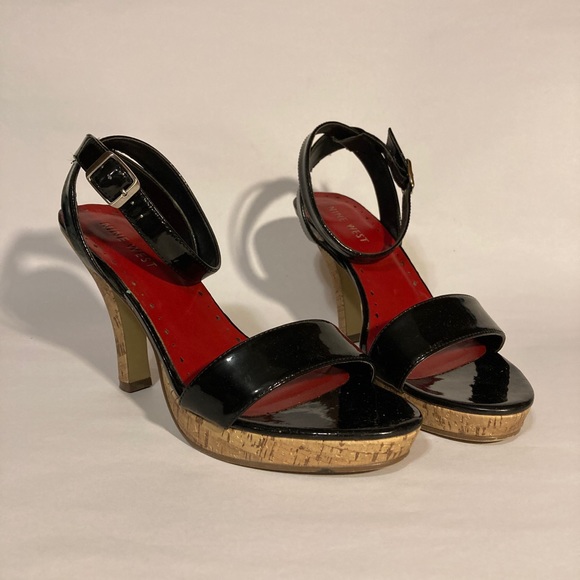 Nine West strappy sandals with cork heel, size 8 - Picture 2 of 6